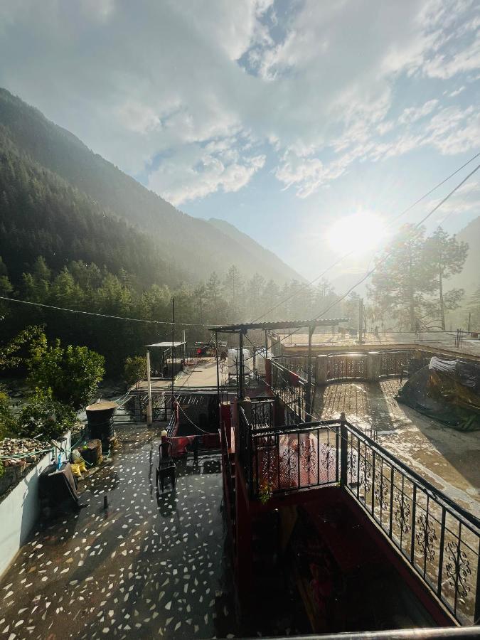 Shanti Cafe & Hostels Kasol Dış mekan fotoğraf