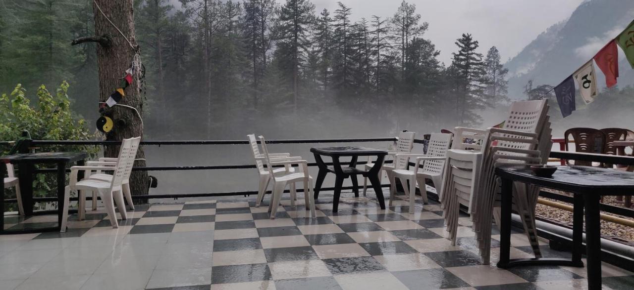 Shanti Cafe & Hostels Kasol Dış mekan fotoğraf
