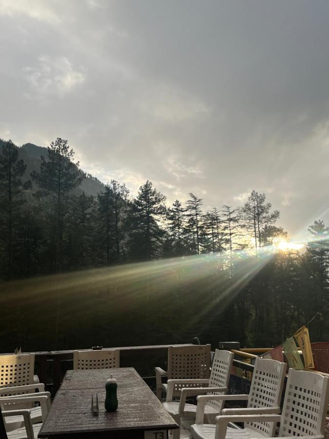 Shanti Cafe & Hostels Kasol Dış mekan fotoğraf