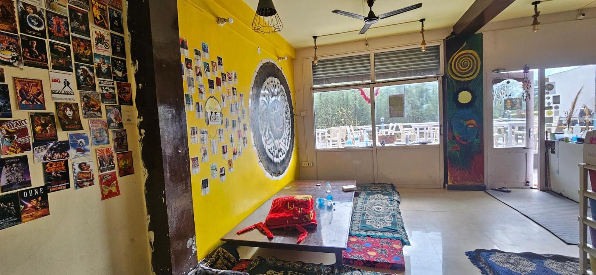 Shanti Cafe & Hostels Kasol Dış mekan fotoğraf