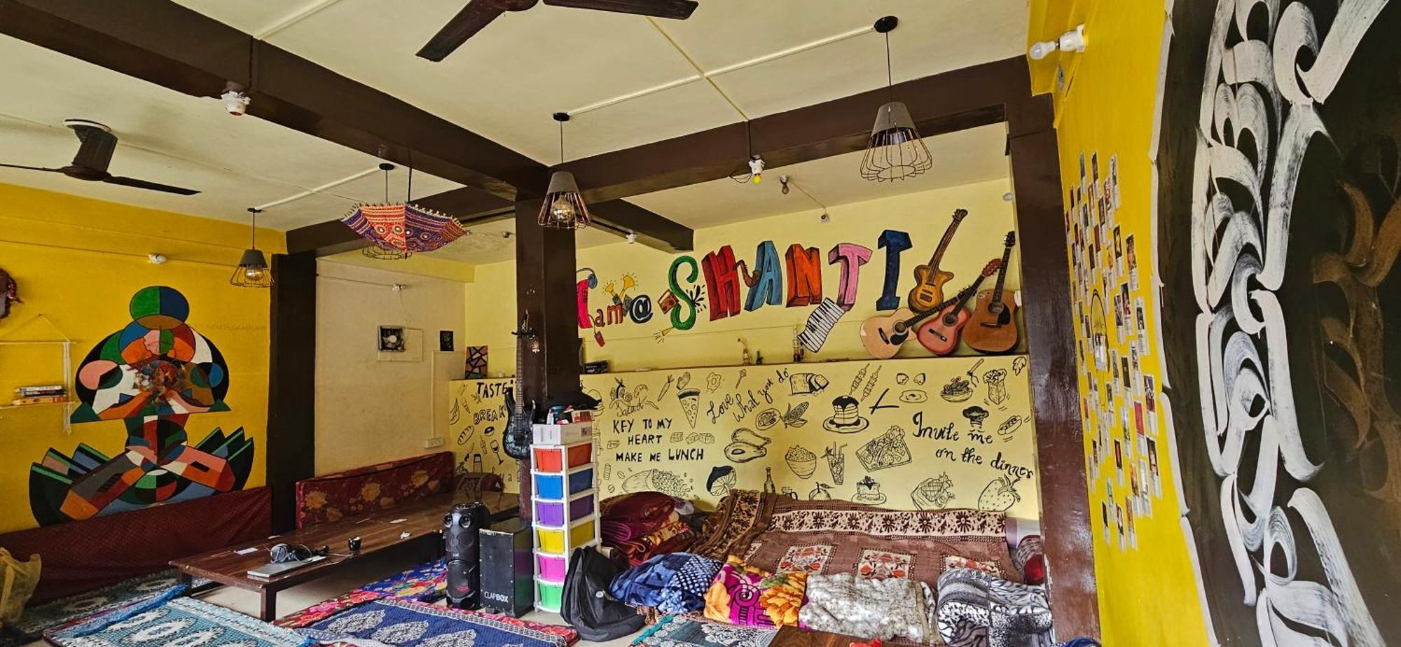 Shanti Cafe & Hostels Kasol Dış mekan fotoğraf