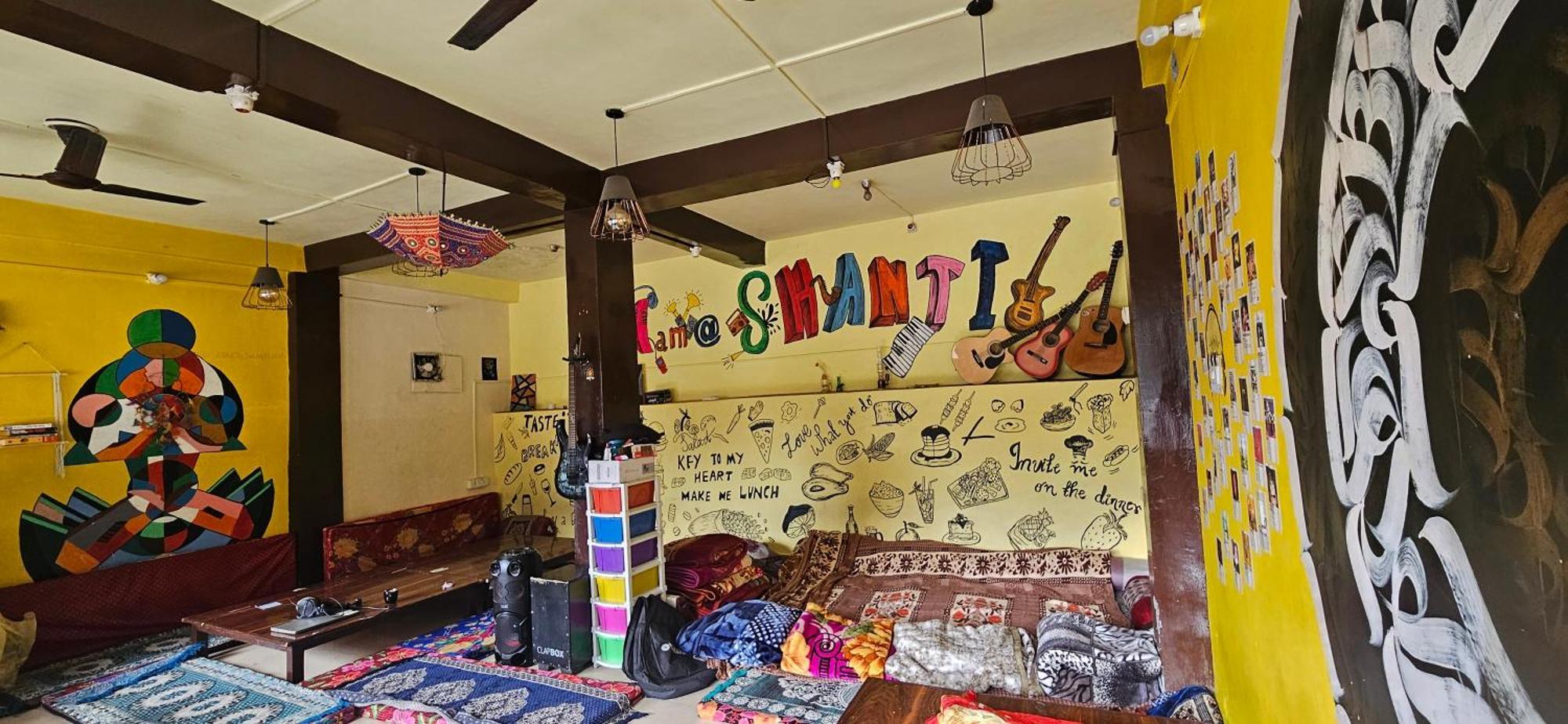 Shanti Cafe & Hostels Kasol Dış mekan fotoğraf