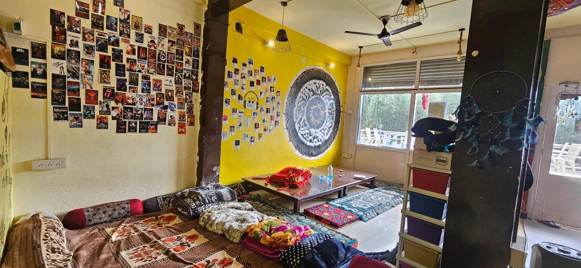Shanti Cafe & Hostels Kasol Dış mekan fotoğraf
